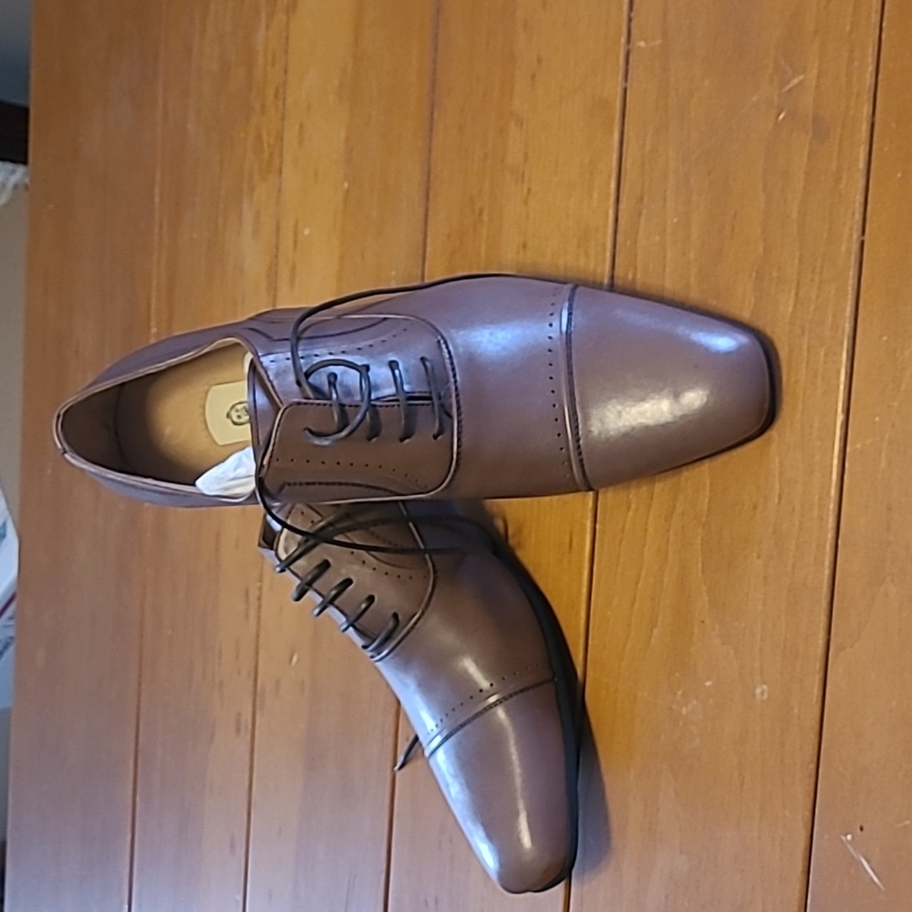Mens kangnai shoes brand new without tag